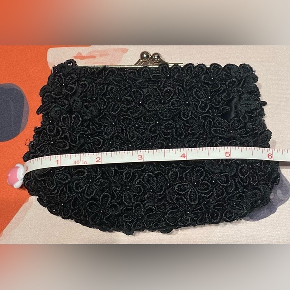 Vintage 1980s Flower Embroidered Beaded Kiss Lock Purse Clutch-Excellent Cond - Picture 10 of 10